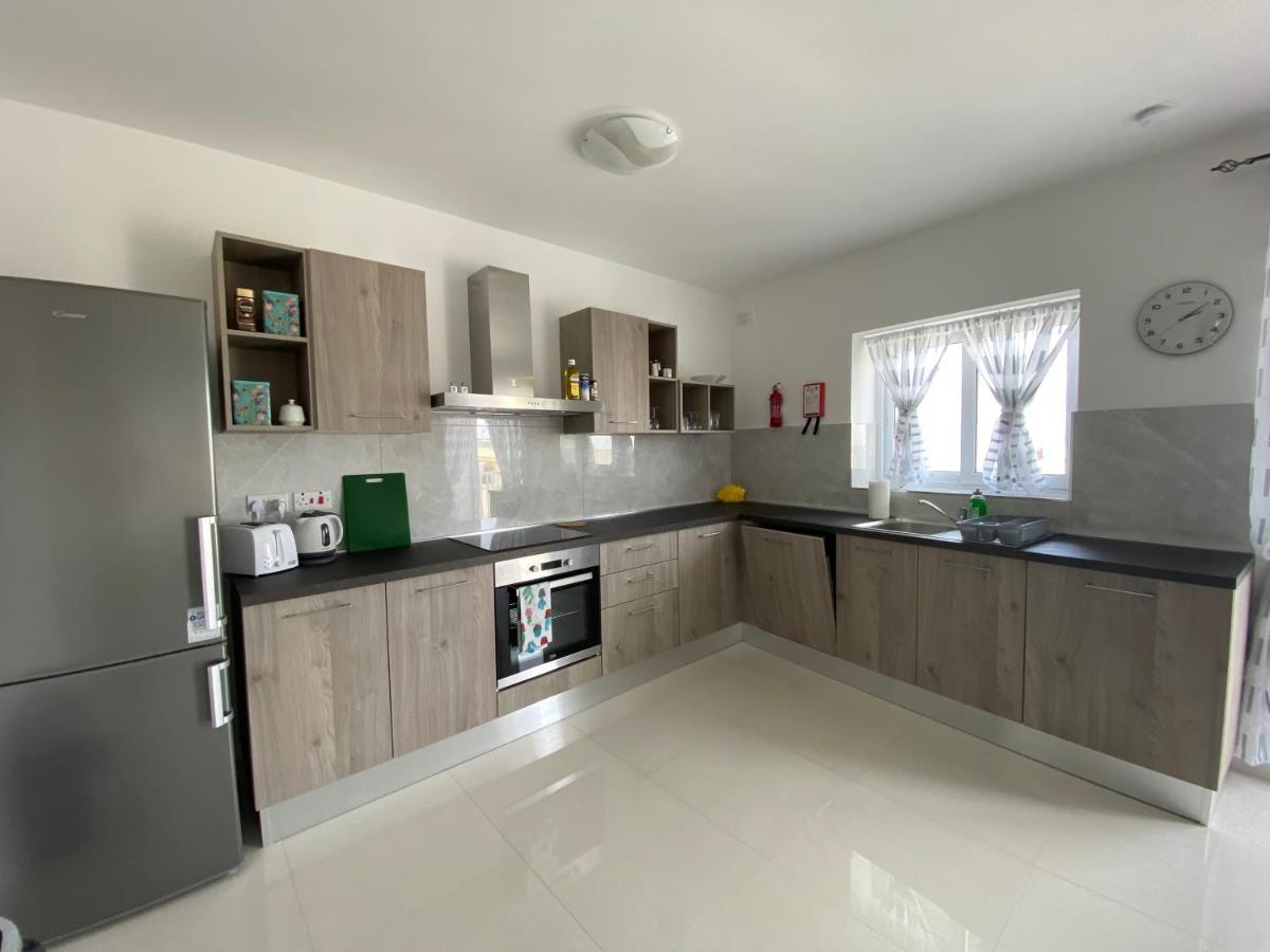 Sunshine Apartments Mellieha - Modern Three Bedroom Apartment - Apt No 2 ภายนอก รูปภาพ