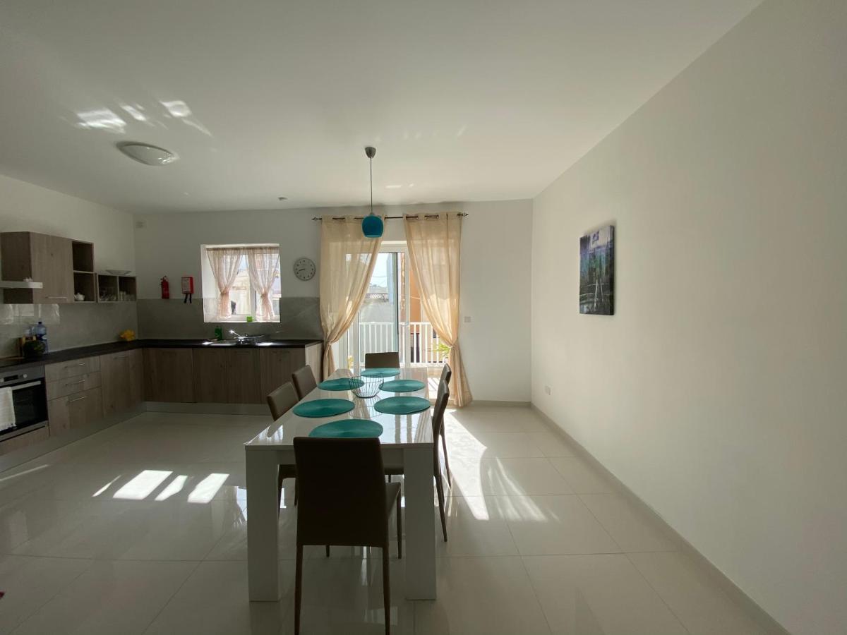 Sunshine Apartments Mellieha - Modern Three Bedroom Apartment - Apt No 2 ภายนอก รูปภาพ