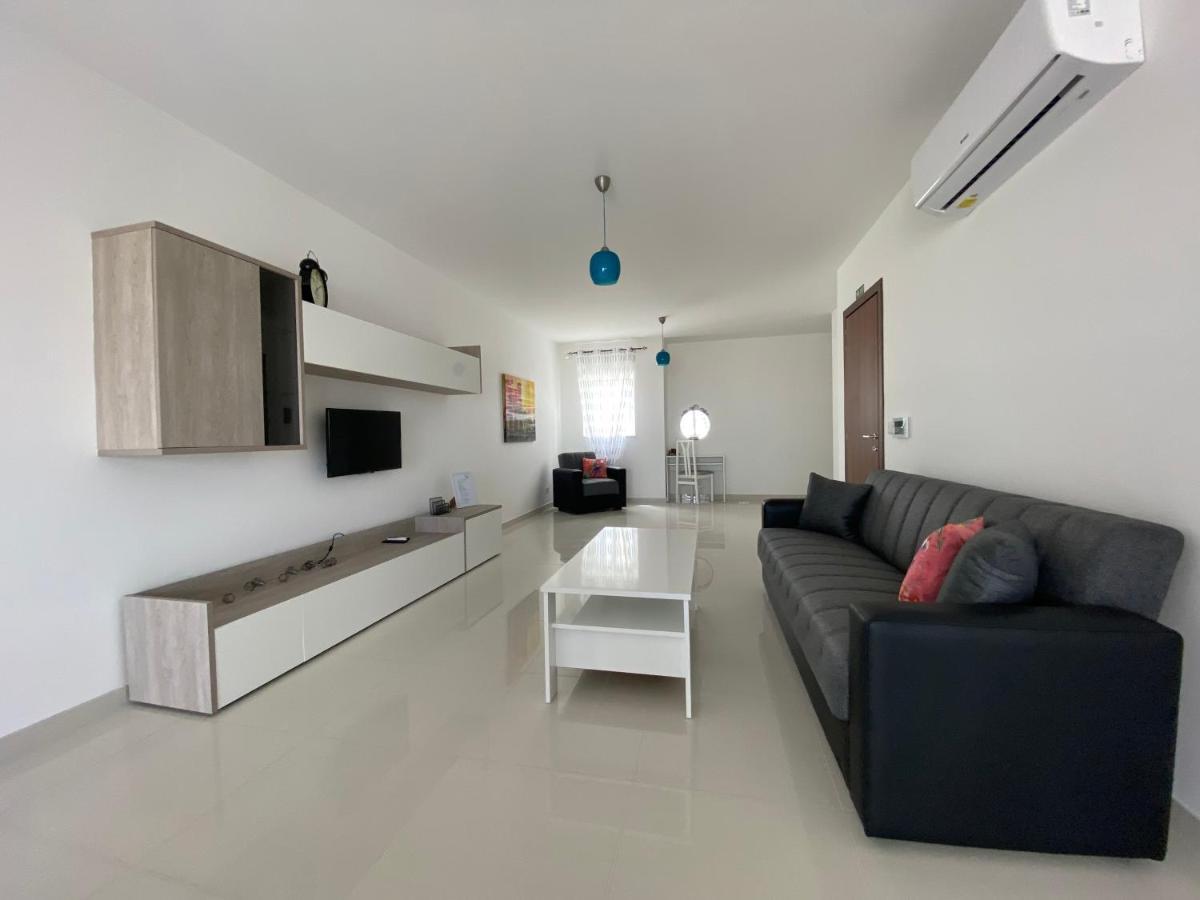 Sunshine Apartments Mellieha - Modern Three Bedroom Apartment - Apt No 2 ภายนอก รูปภาพ